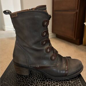 Leather gray Pikolino ladies boots size 9